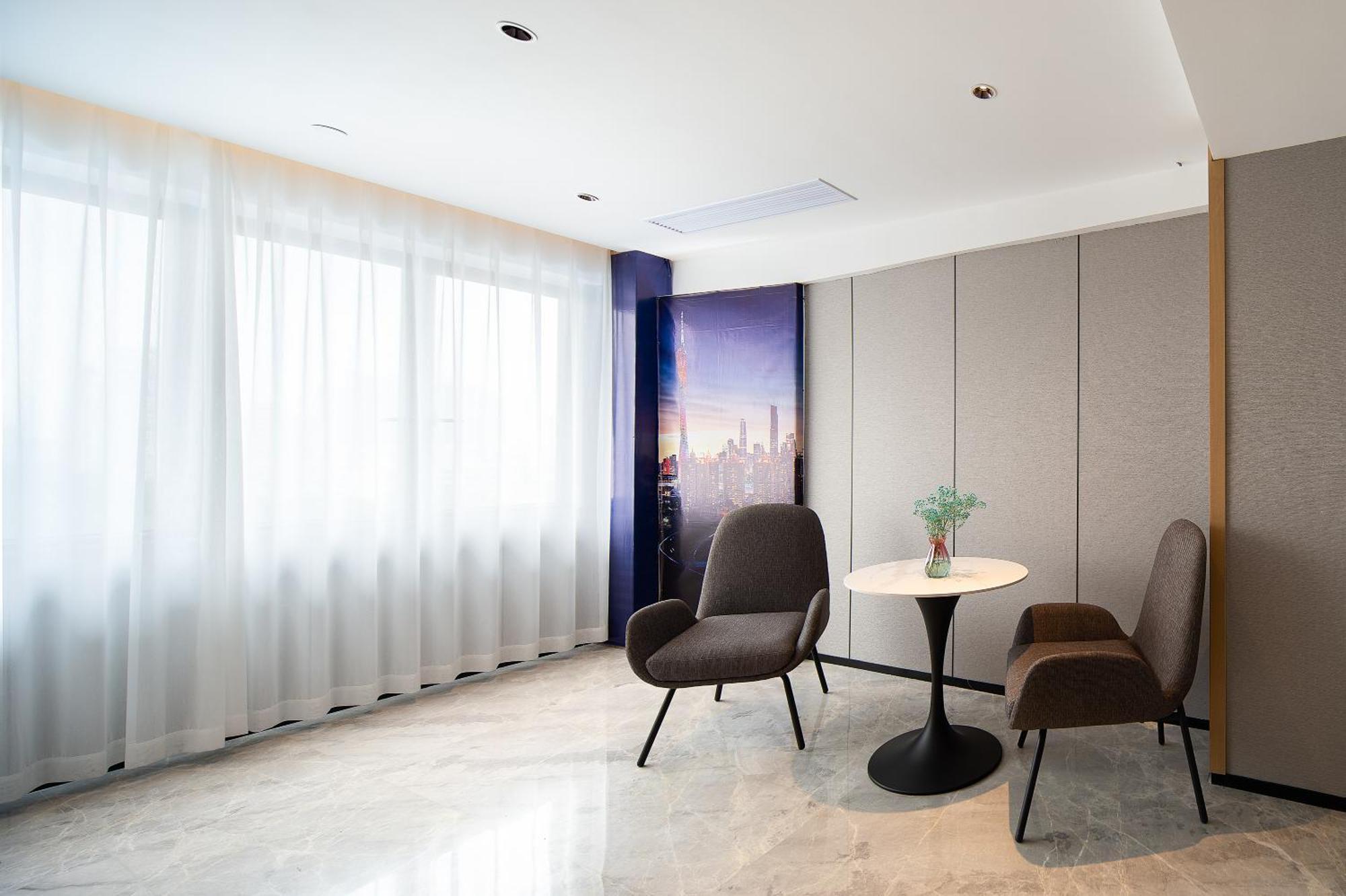 Langham Honor International Hotel Canton Fair Complex Branch - Free Shuttle To Canton Fair Complex During Canton Fair Period & Free Mini Bar ภายนอก รูปภาพ