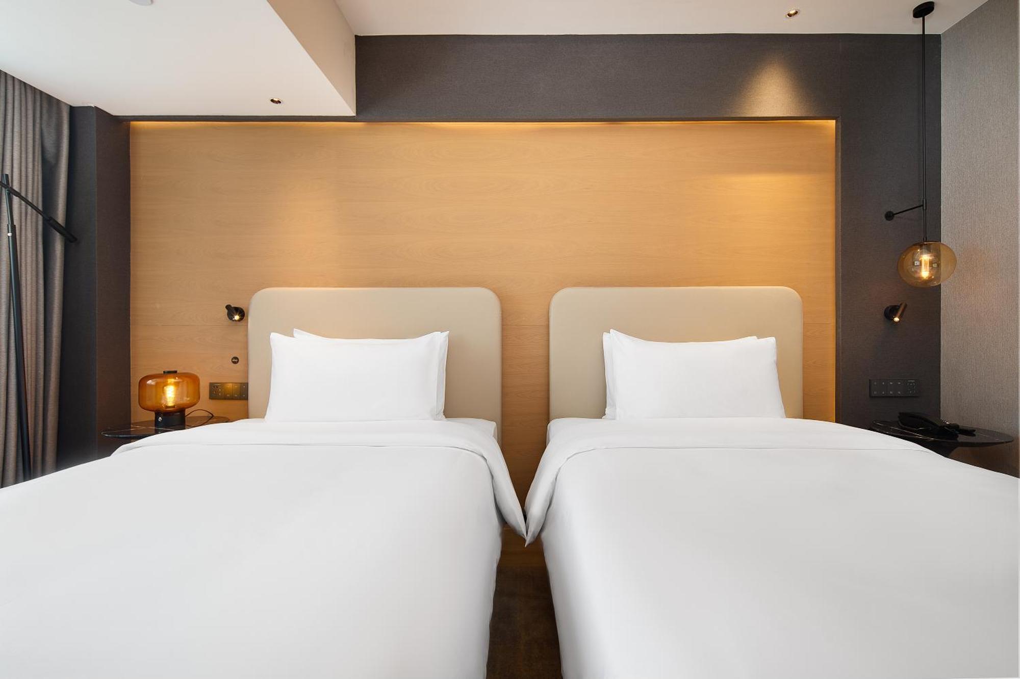 Langham Honor International Hotel Canton Fair Complex Branch - Free Shuttle To Canton Fair Complex During Canton Fair Period & Free Mini Bar ภายนอก รูปภาพ